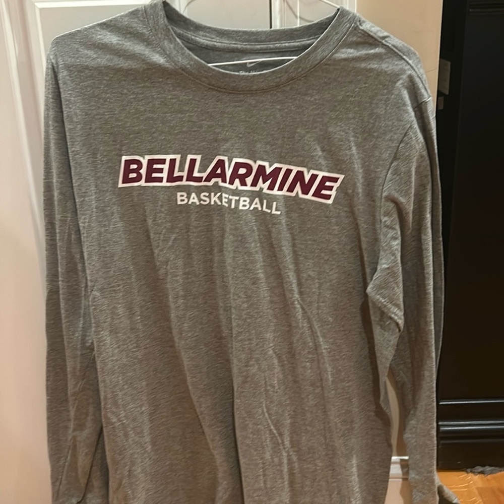NWT Bellermine Men’s Basketball Long Sleeve T Shirt